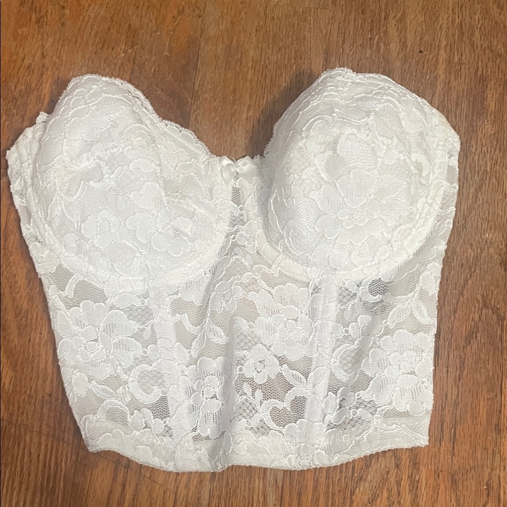 Elegant White Lace Bustier